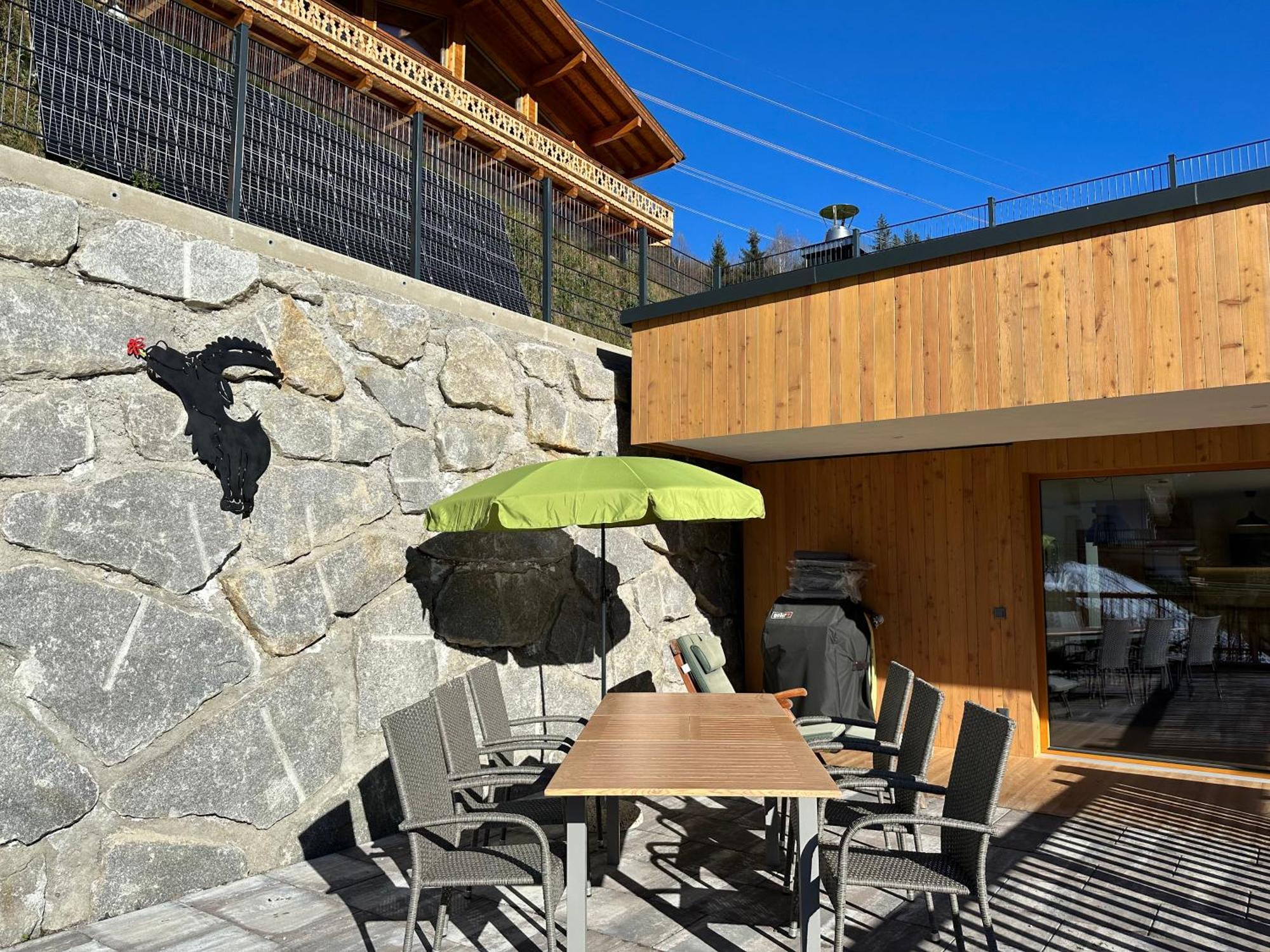 Exklusives Chalet-Haus Mit Gletscherblick นอยเคียร์เชน อัม โกรสเวเนดิเกอร์ ภายนอก รูปภาพ